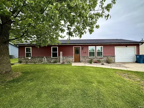 302 Chaple Ln, Ashley, IN 46705