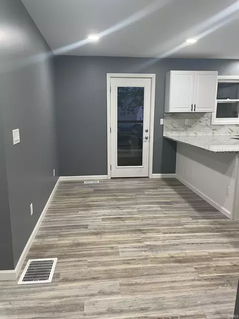 Entry Way - 326 E 9th St, Jasper, IN 47546 photo 2 of 4