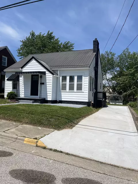 Exterior - 326 E 9th St, Jasper, IN 47546 photo 1 of 2