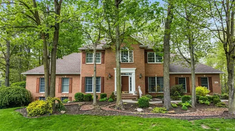 2705 Baywood Trl, Fort Wayne, IN 46845