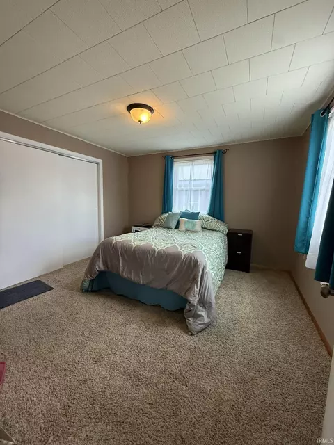 Bedroom - 626 V St, Bedford, IN 47421 photo 1 of 5