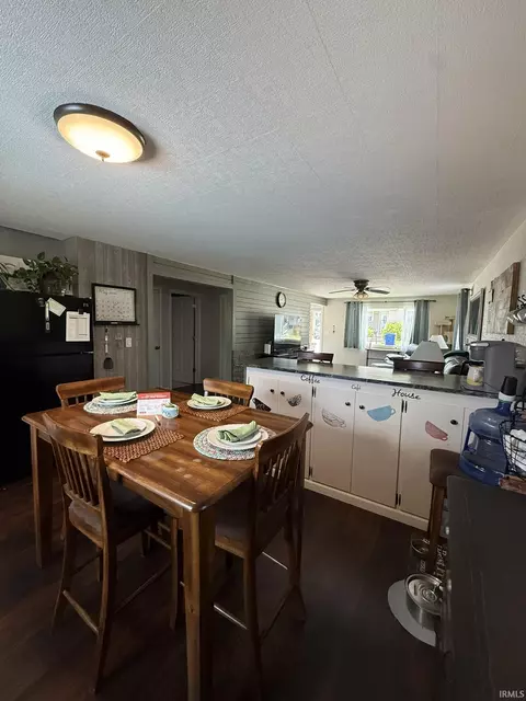 Dining - 626 V St, Bedford, IN 47421 photo 1 of 1