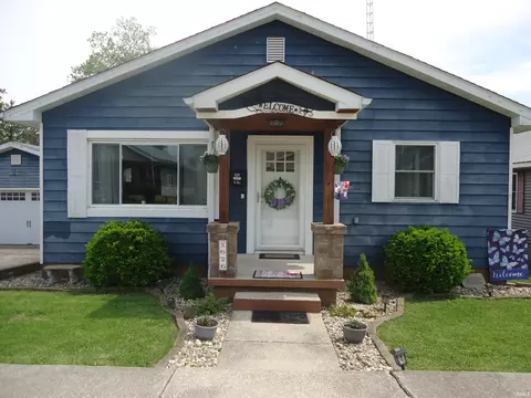 626 V St, Bedford, IN 47421