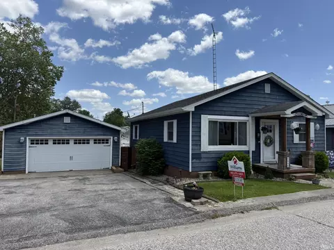 626 V St, Bedford, IN 47421