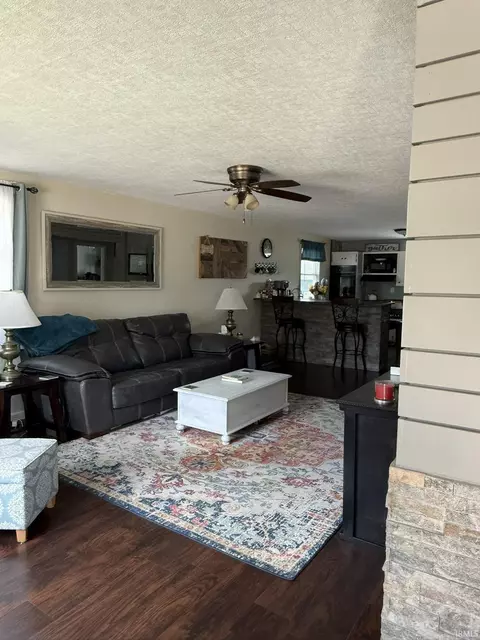 Living - 626 V St, Bedford, IN 47421 photo 1 of 3