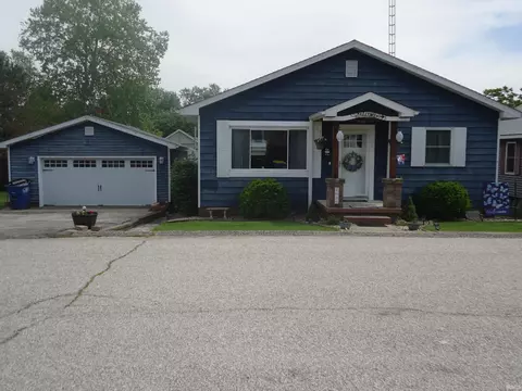 626 V St, Bedford, IN 47421