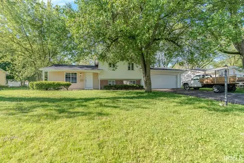 4614 Willard Dr, Fort Wayne, IN 46815