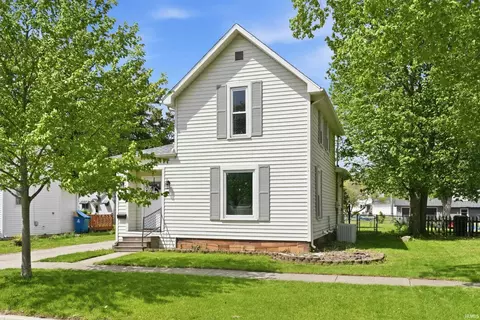 712 E 9th St, Auburn, IN 46706