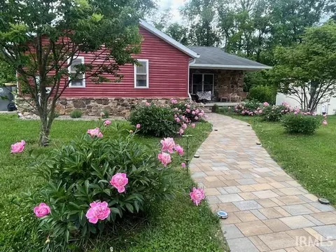 1106 W Countryside Ln, Bloomington, IN 47403