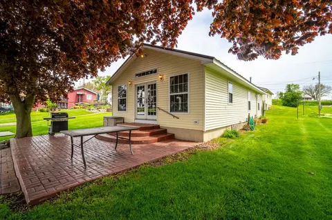380 Lane 852 Snow Lk, Fremont, IN 46737