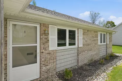 816 Katarina Ct, Kendallville, IN 46755