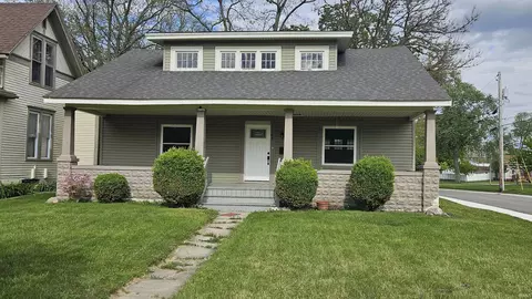 608 S Main St, Auburn, IN 46706