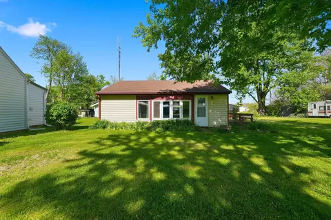 6669 N 6th Trl, North Webster, IN 46555