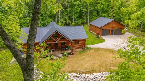 3489 N Shamrock Ln, Birdseye, IN 47513