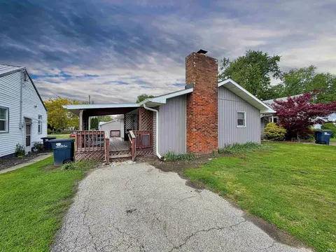 902 W Mcclurg St, Frankfort, IN 46041