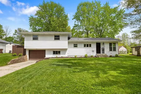 218 Iwo St, Auburn, IN 46706