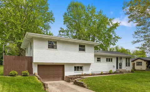 218 Iwo St, Auburn, IN 46706