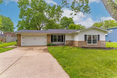 8311 Poplar Dr, Newburgh, IN 47630