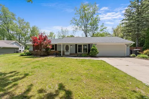 6926 Embers Ct, Fort Wayne, IN 46815