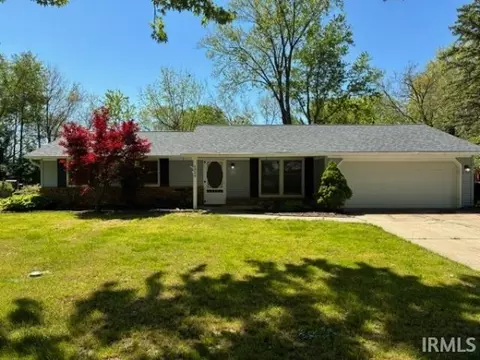 6926 Embers Ct, Fort Wayne, IN 46815