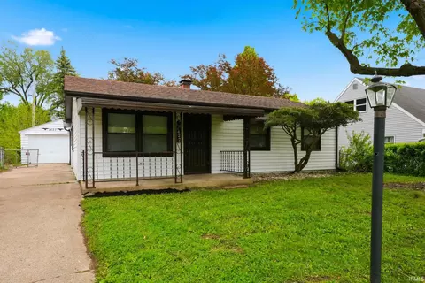 1427 Baywood Dr, New Haven, IN 46774