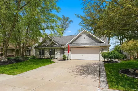 8916 Spring Forest Dr, Fort Wayne, IN 46804