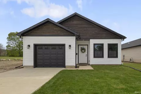 4810 York Dr, South Bend, IN 46614
