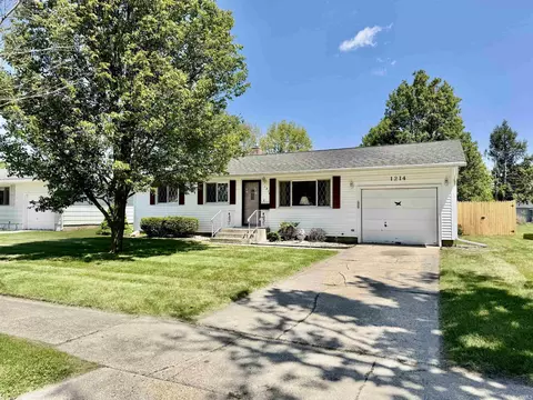 1214 Rochester Blvd, Rochester, IN 46975