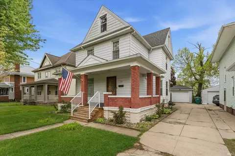 538 W 3rd St, Mishawaka, IN 46544