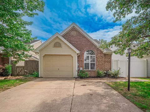 3805 Windsong Cv, Evansville, IN 47715