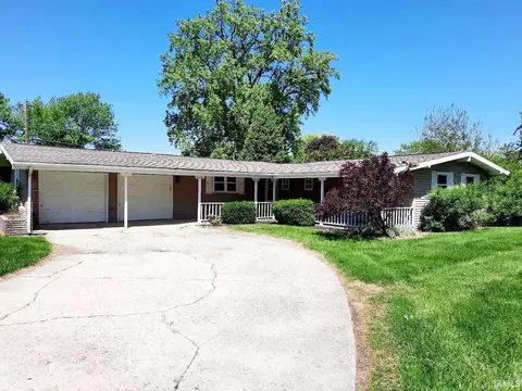 3700 Fleetwood Dr, Muncie, IN 47302