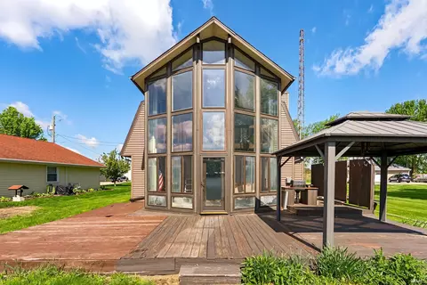 33 E Ireland Dr, North Manchester, IN 46962