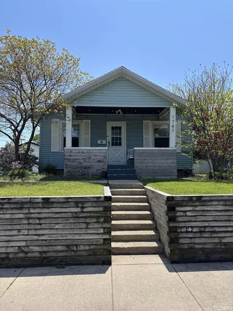 1747 Linden Ave, Mishawaka, IN 46544