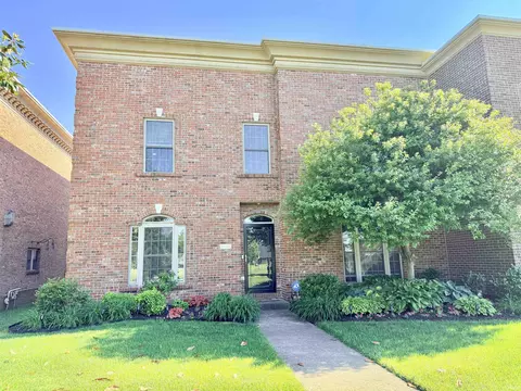 6164 Glenview Dr, Newburgh, IN 47630