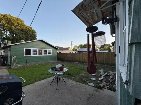 Exterior - 357 W 5th St, Peru, IN 46970 photo 4 of 10