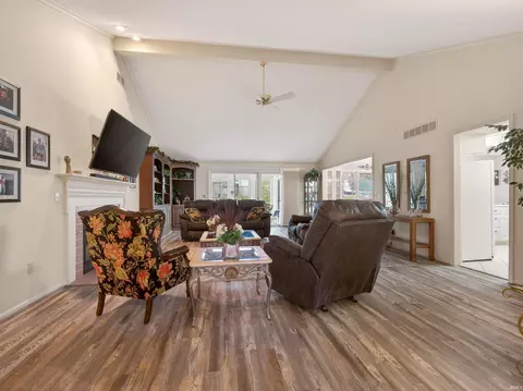 Living - 1122 Packard Pl, Auburn, IN 46706 photo 1 of 3