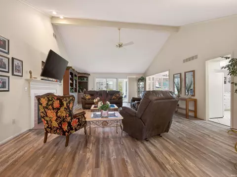 Living - 1122 Packard Pl, Auburn, IN 46706 photo 1 of 4