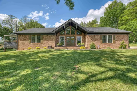 1222 Maple Grove Rd, Boonville, IN 47601