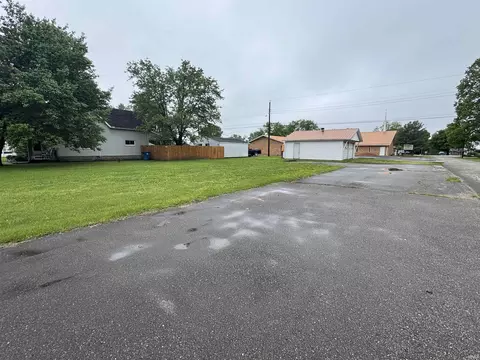 301 S Park St, Jasonville, IN 47438