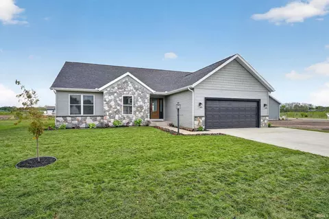 5111 Bankside Ct, Mishawaka, IN 46544