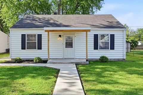 1727 E 24th St, Muncie, IN 47302