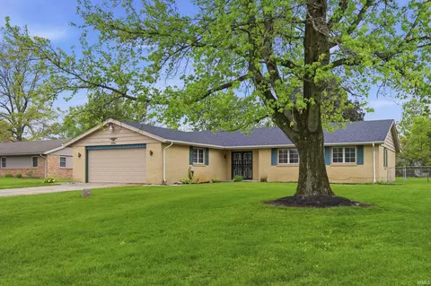 2301 N Valley Dr, Muncie, IN 47304