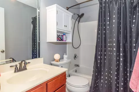 Bath - 3319 S Daniel Ct, Bloomington, IN 47401 photo 3 of 4
