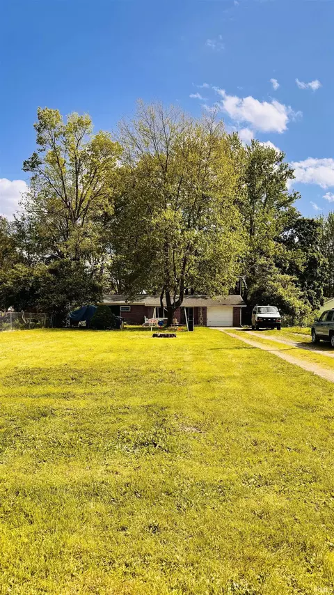 1103 E 25th St, Muncie, IN 47302