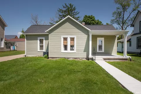 402 E 3rd St, Brookston, IN 47923