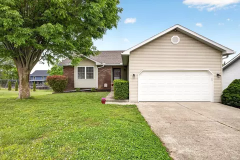 4589 S Hummingbird Ct, Bloomington, IN 47401