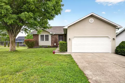4589 S Hummingbird Ct, Bloomington, IN 47401