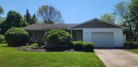 1066 W Water St, Berne, IN 46711