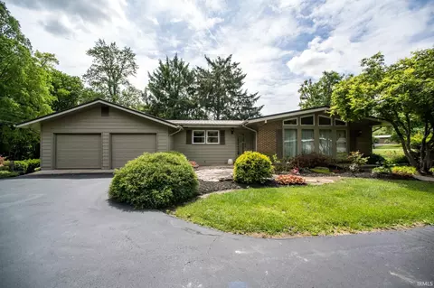 2267 E Navaho Dr, Vincennes, IN 47591