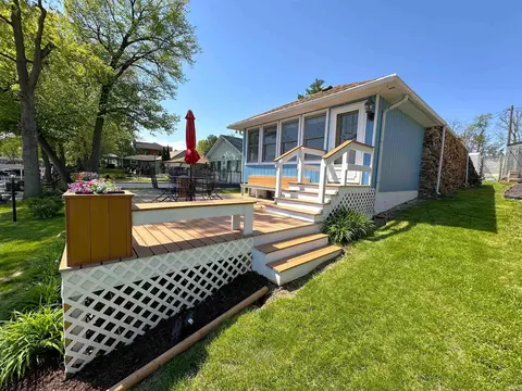 6855 N Skaggs Ct, Monticello, IN 47960